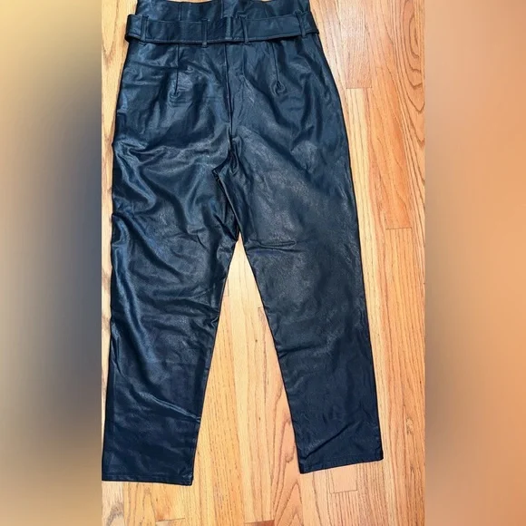Commando Women’s Black Paperbag Waist Faux Leather Crop Pants Size Medium - Picture 2 of 7